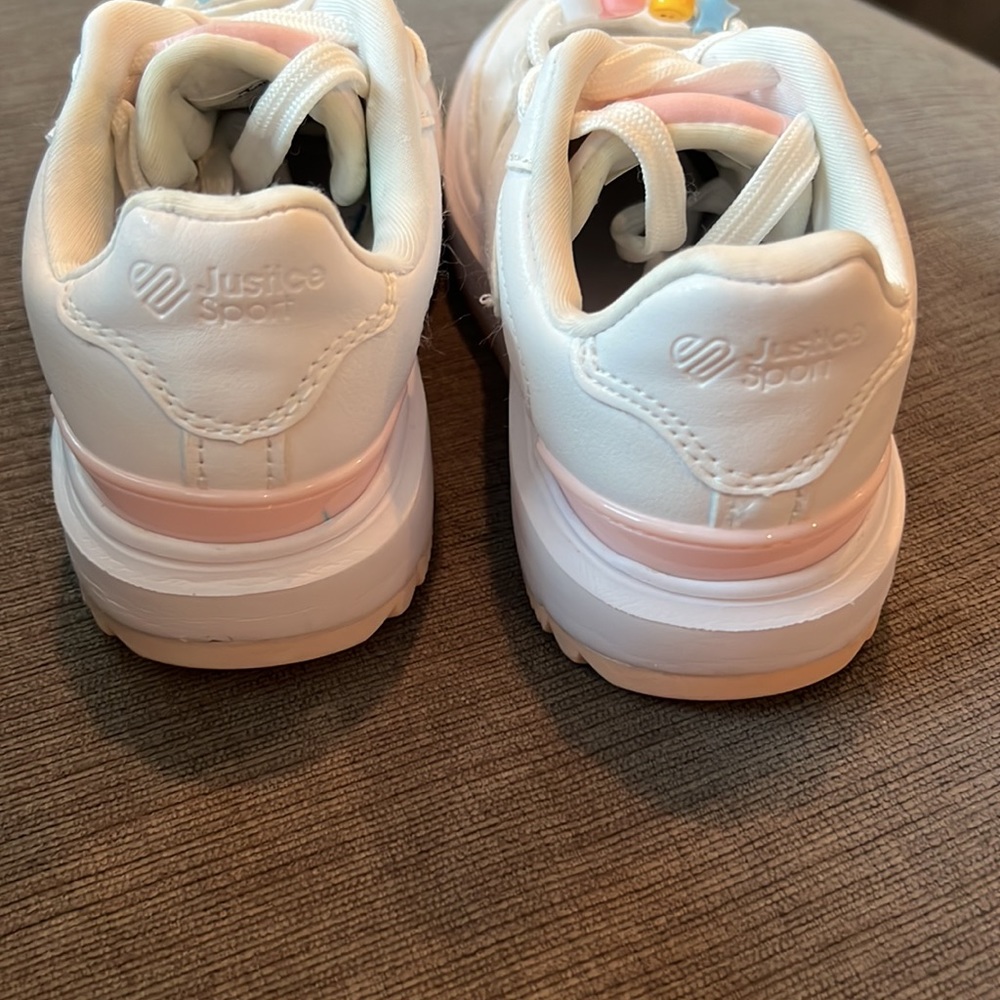 Justice - Picture 4 of 9